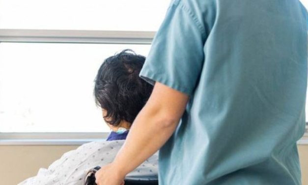 Αποκλειστικές νοσοκόμες: όροι και προϋποθέσεις για την παροχή υπηρεσιών σε ασθενείς