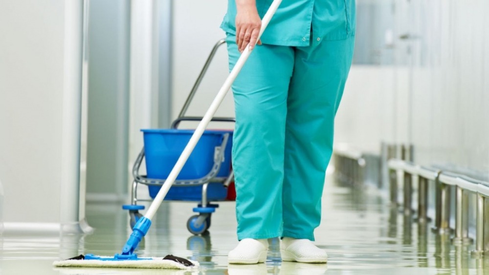 Τέλος οι εργολάβοι στα νοσοκομεία, με ατομικές συμβάσεις οι εργαζόμενοι σε φύλαξη και καθαριότητα και σίτιση