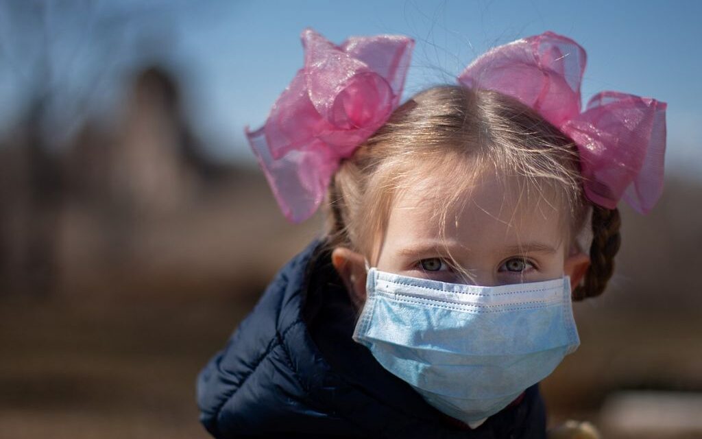 Κοροναϊός και παιδιά: Νέα μελέτη αλλάζει τα δεδομένα – Πόσο πιθανό είναι να μεταδώσουν τον ιό;