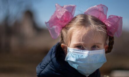 Κοροναϊός και παιδιά: Νέα μελέτη αλλάζει τα δεδομένα – Πόσο πιθανό είναι να μεταδώσουν τον ιό;