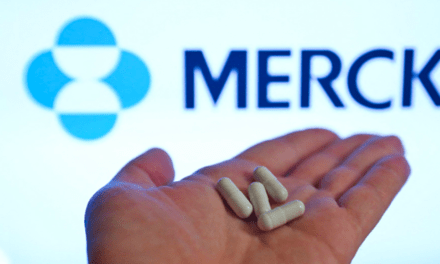 Ο αμερικανικός οργανισμός φαρμάκων ενέκρινε το αντιιικό χάπι της Merck για την COVID-19